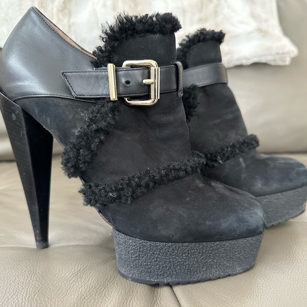 Fendi Black Ankle Boots with Straps and Fur Lining